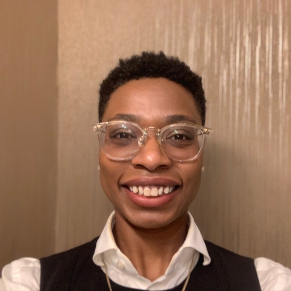 Meet your Posher, Leslie - Picture 1 of 1